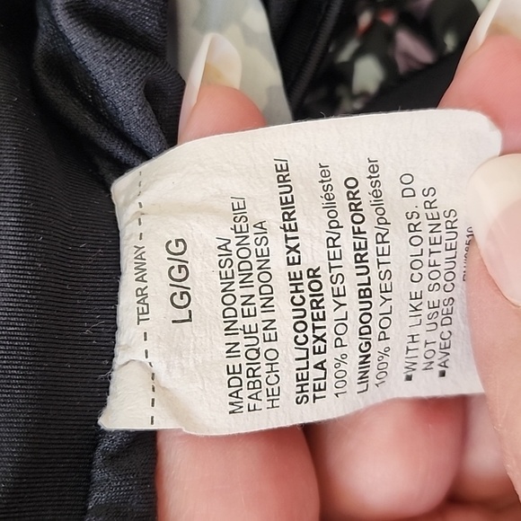 Ladies Under Armour Running Shorts Sz Large - Picture 5 of 5